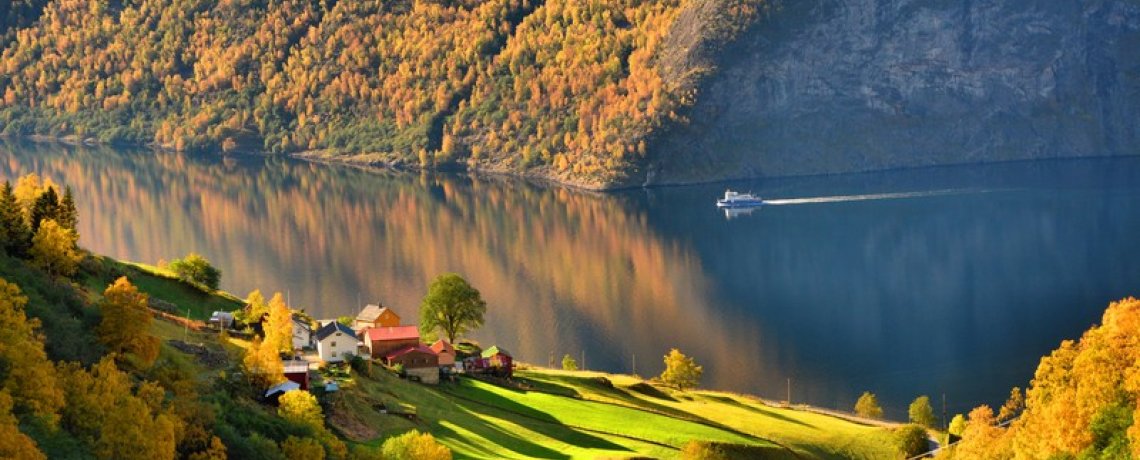 Fjorddörfer die Sie diesen Herbst besuchen sollten